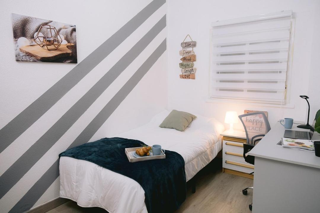 Hotel Piso Compartido Delyrent, Renfe Jaén Zewnętrze zdjęcie
